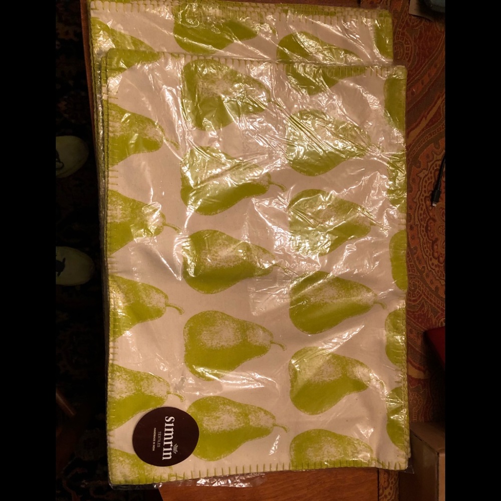Simrin Pear Placements set of 8 still in wrapping.